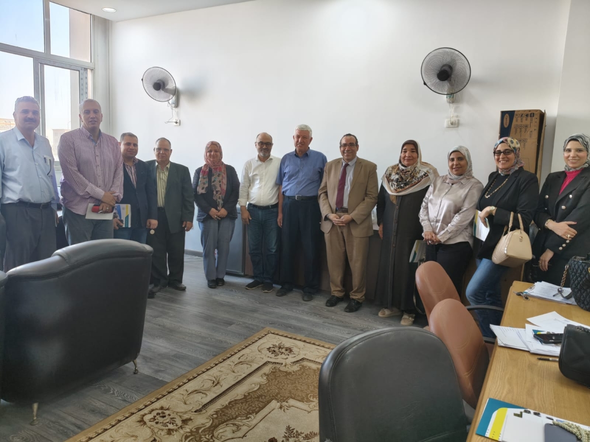 مركز ضمان الجودة والإعتماد يتابع خطط الكليات والبرامج المتقدمة للإعتماد للعام الأكاديمي 2025/2026